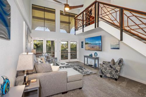 Maui Hill 70 - Renovated, Ocean View, Sleeps 8, AC