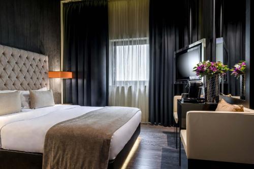 9Hotel Mercy - image 2