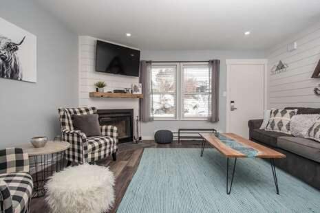 Powder Mountain Wolf Lodge Condo Remodeled! Elegant! Outdoor Community Pool 706 - image 2