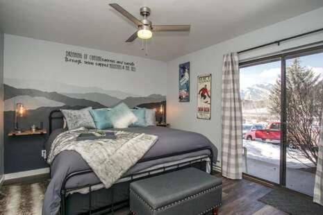 Powder Mountain Wolf Lodge Condo Remodeled! Elegant! Outdoor Community Pool 706 - image 2