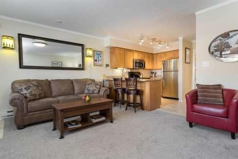 Wolf Creek Condo 306: Remodeled Vacation Condo - Powder Mountain Lodging - image 2