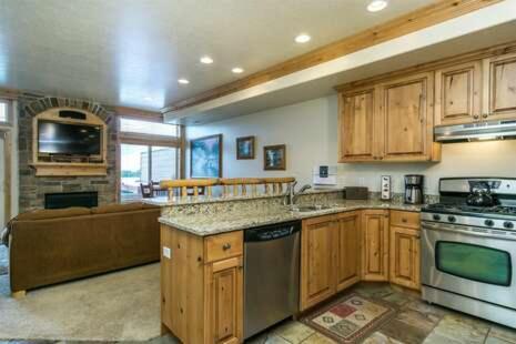 Retreat Apartment 63A - main image