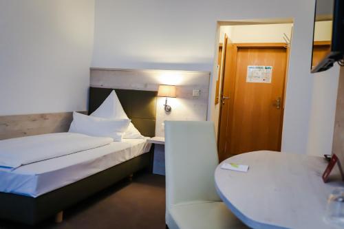 1 twin bed
