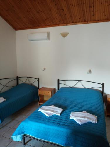 2 double beds, 2 sofa beds