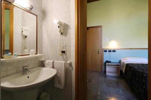 Hotel SABO' – Funo di Argelato, KY