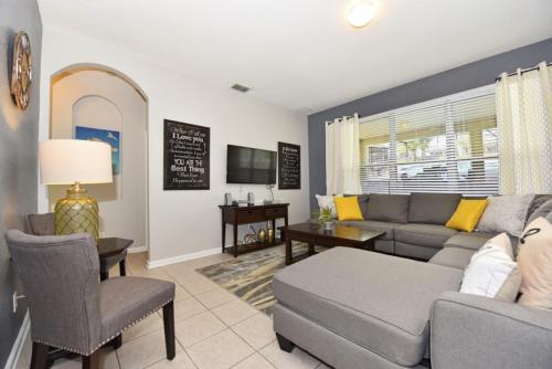 Beautiful 6Bd Pool Gm Hm The Windsor Hills-7767TS - image 3