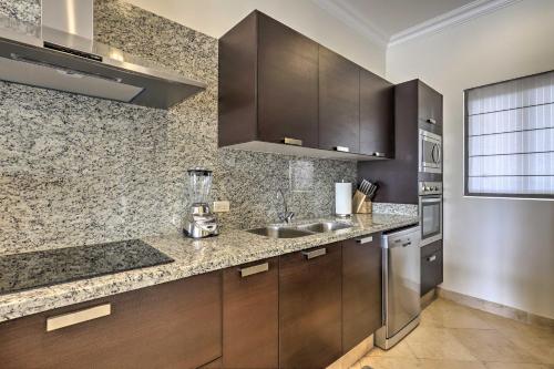 Modern Condo with Jetted Tub, Balcony and Ocean View! in Cabo San Lucas, Mexico