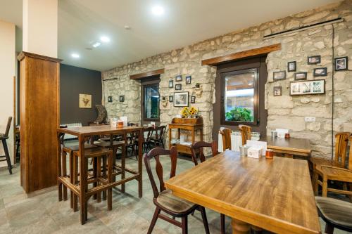 Restorāns, Albergue turistico "La Fabrica" in Tardajos