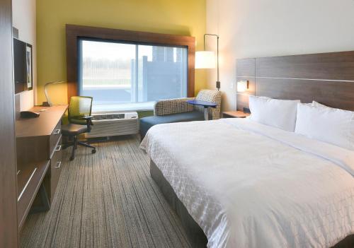 Holiday Inn Express & Suites - Madisonville an IHG Hotel - image 8
