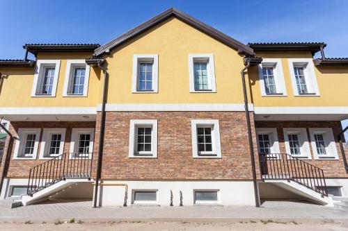 3 Bedroom Apartment 24h self check in, free parking, Ac, fireplace