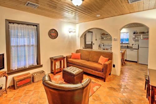 Charming Couples Casita, Walk to Old Mesilla Plaza in 聖思多羅