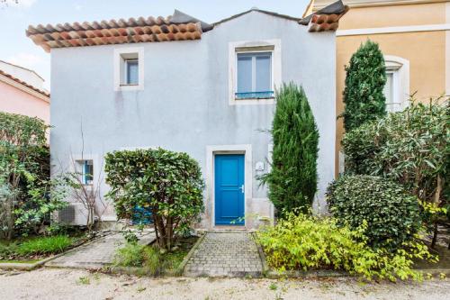 2 bedrooms, 4 beds