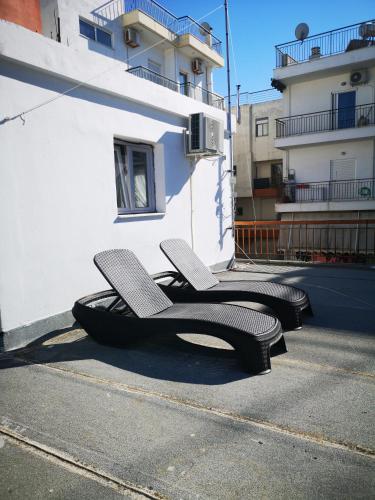Explore Greece from Cozy City Centre Apartment · Chalkida