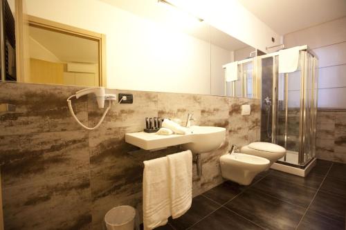 Hotel La Meridiana - 화장실
