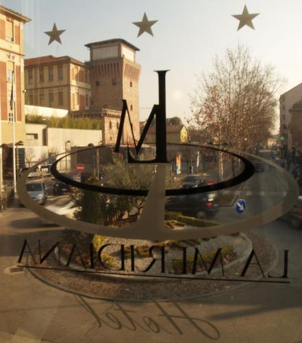 Hotel La Meridiana - 출입구