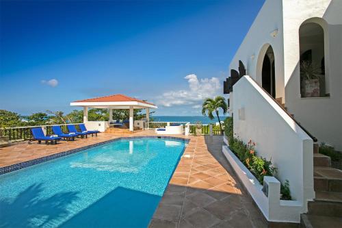 Joie de Vivre - 3 Bedroom Beachfront villa in Terres Basses - Free WiFi
