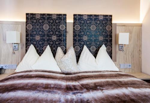 Hotel & Chalets Mariasteinerhof Room Type - Deluxe Double Room