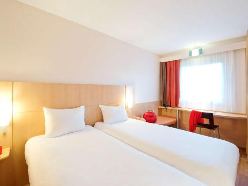 Twin Room with Extra Bed