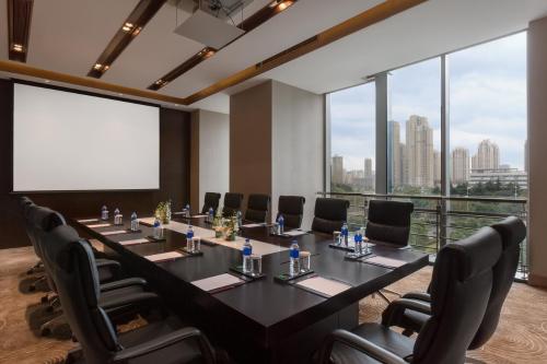 251892032 Crowne Plaza Wuxi Taihu by IHG