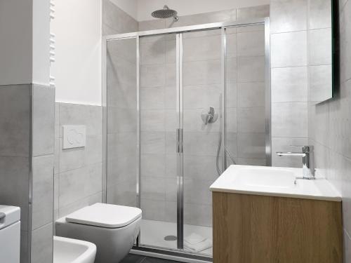 One-Bedroom Apartment image 10