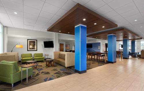 Holiday Inn Express - Lake Park, an IHG Hotel