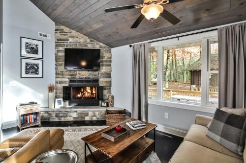 Ruffin It - Hiller Vacation Homes cabin - image 4