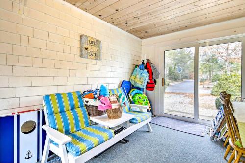 2 Mi to Shore Home with BBQ and Beach Gear in Mashpee 2 Mi to Shore Home with BBQ and Beach Gear in Mashpee