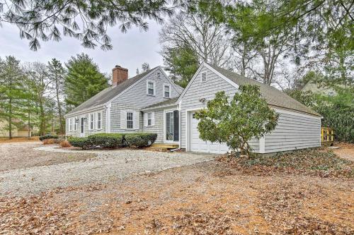 2 Mi to Shore Home with BBQ and Beach Gear in Mashpee 2 Mi to Shore Home with BBQ and Beach Gear in Mashpee