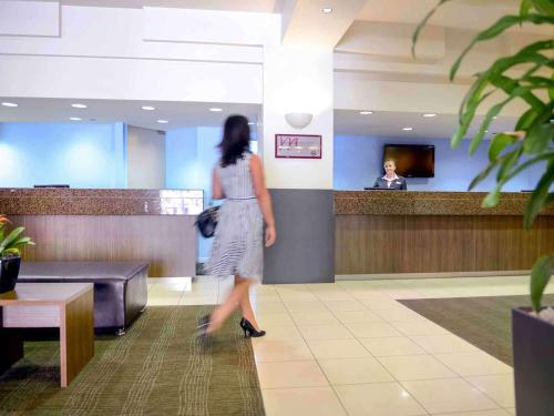 Зовнішній вигляд готелю, Grosvenor Hotel Adelaide by Accor in Аделаїда