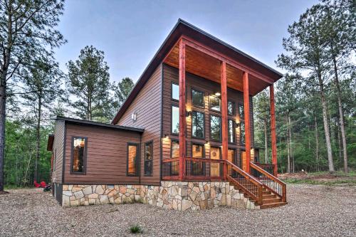 Dreamy Deluxe Cabin with Hot Tub and Outdoor Fireplace! - image 7
