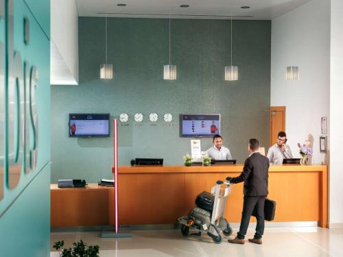 Ibis Abu Dhabi Gate - image 5