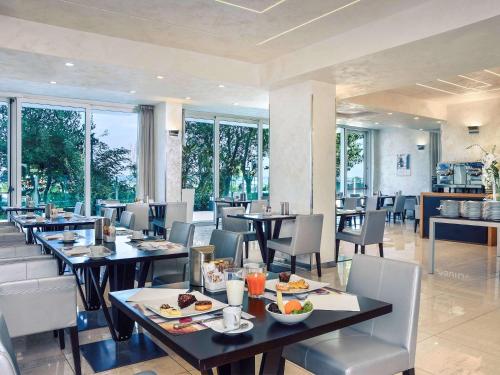 251940676 Mercure Hotel Rimini Artis
