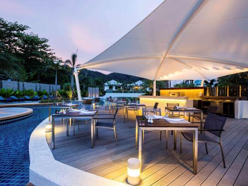 ทัศนียภาพภายนอกโรงแรม, ฮอลิเดย์ อินน์ รีสอร์ท ภูเก็ต กะรน บีช บาย IHG (Holiday Inn Resort Phuket Karon Beach By IHG) in กะรน