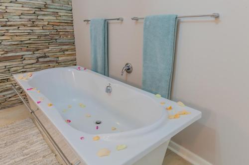 Баня, RELAX INN in Балито