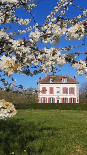 Tuilerie de Talouan Maison de maître 4 étoiles écologique et tout confort gîte à louer Égriselles-le-Bocage