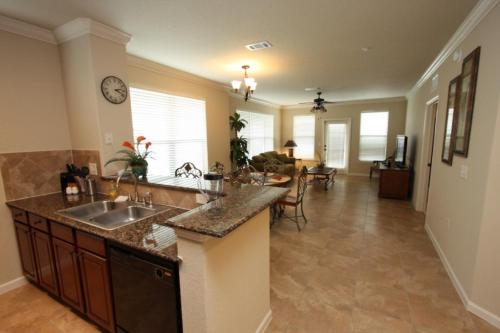 907 Bella Piazza - image 2
