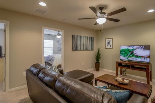 2054 Windsor at Westside - image 7