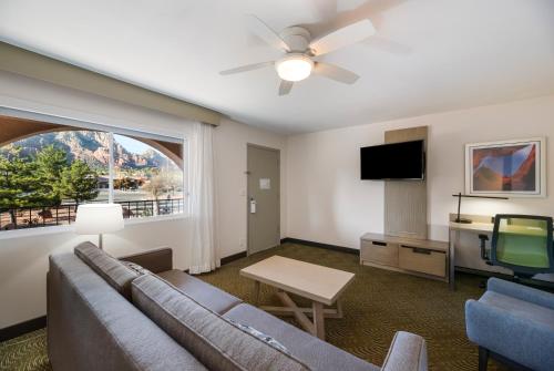 Premium Suite Mountain View