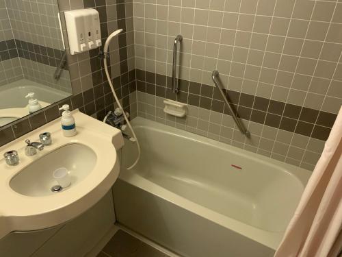 room detail thumbnail 2