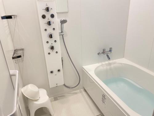 room detail thumbnail 2