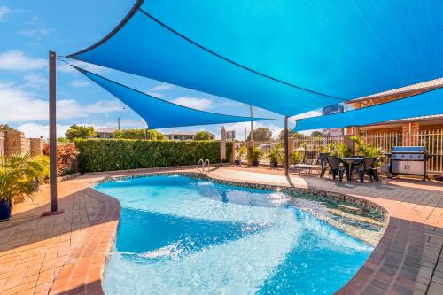 Cascade Motel In Townsville - Magnetic Island Cascade Motel In Townsville - Magnetic Island