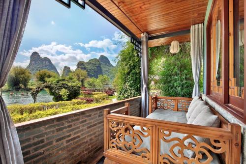 Yangshuo Mountain Retreat