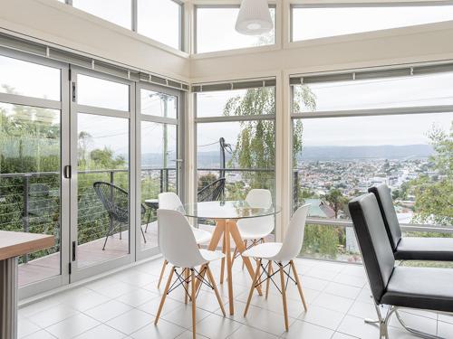 Launceston Views Townhouses - Accommodation - Royal Park