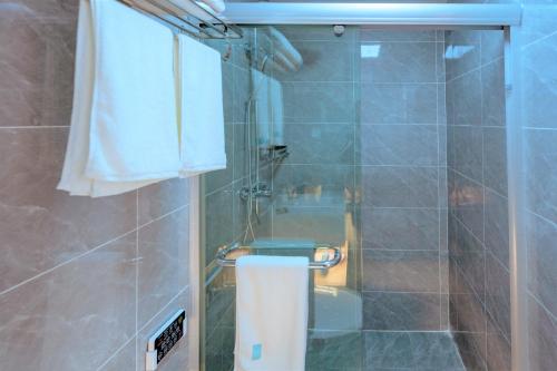 Deluxe Double Room with Shower image 7