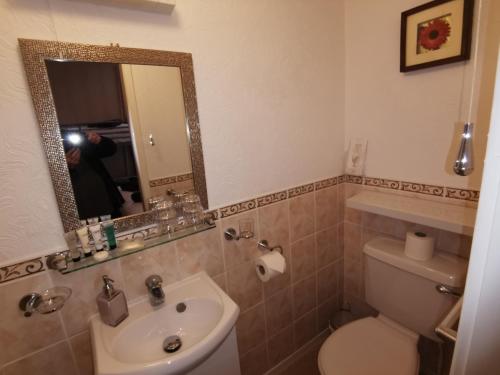 Double Room image 10