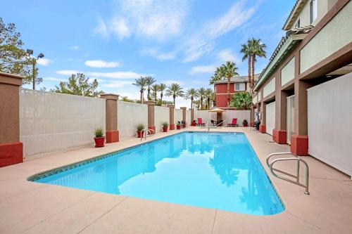 La Quinta Inn & Suites by Wyndham Las Vegas Red Rock / Summerlan