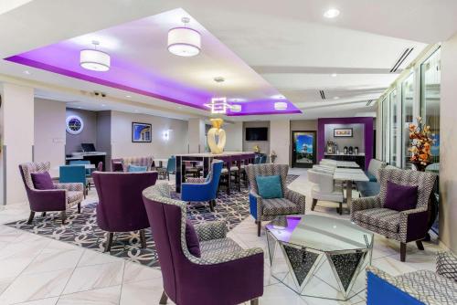 ล็อบบี้, ลา ควินตา อินน์ แอนด์ สวีท บาย วินด์แฮม สปริงฟิลด์ อิลลินอยส์ (La Quinta Inn & Suites by Wyndham Springfield IL) in สปริงฟิลด์ (IL)