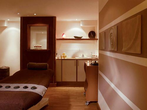 Mercure Sheffield St Paul's Hotel & Spa - image 5