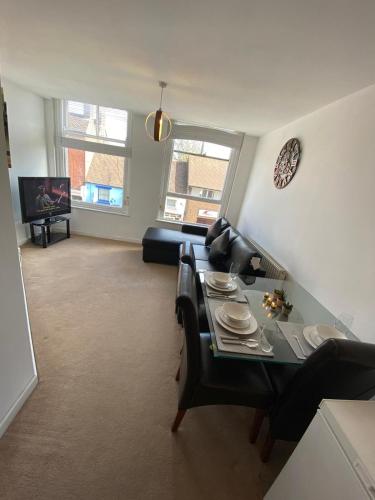 Worcester Three Pears City Centre - Serviced One Bedroom Apartment