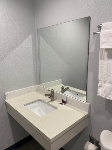 Motel 66 Los Angeles - image 10